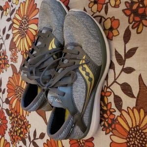 Saucony kineta relay size 8